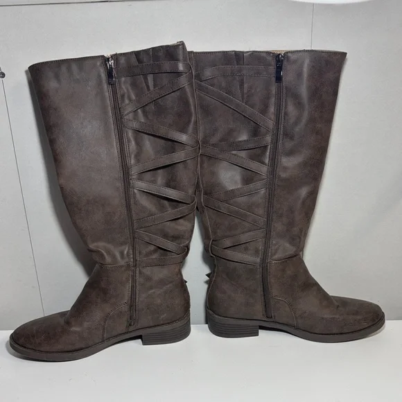 Brown Knee-High Women's Boots - Picture 3 of 6